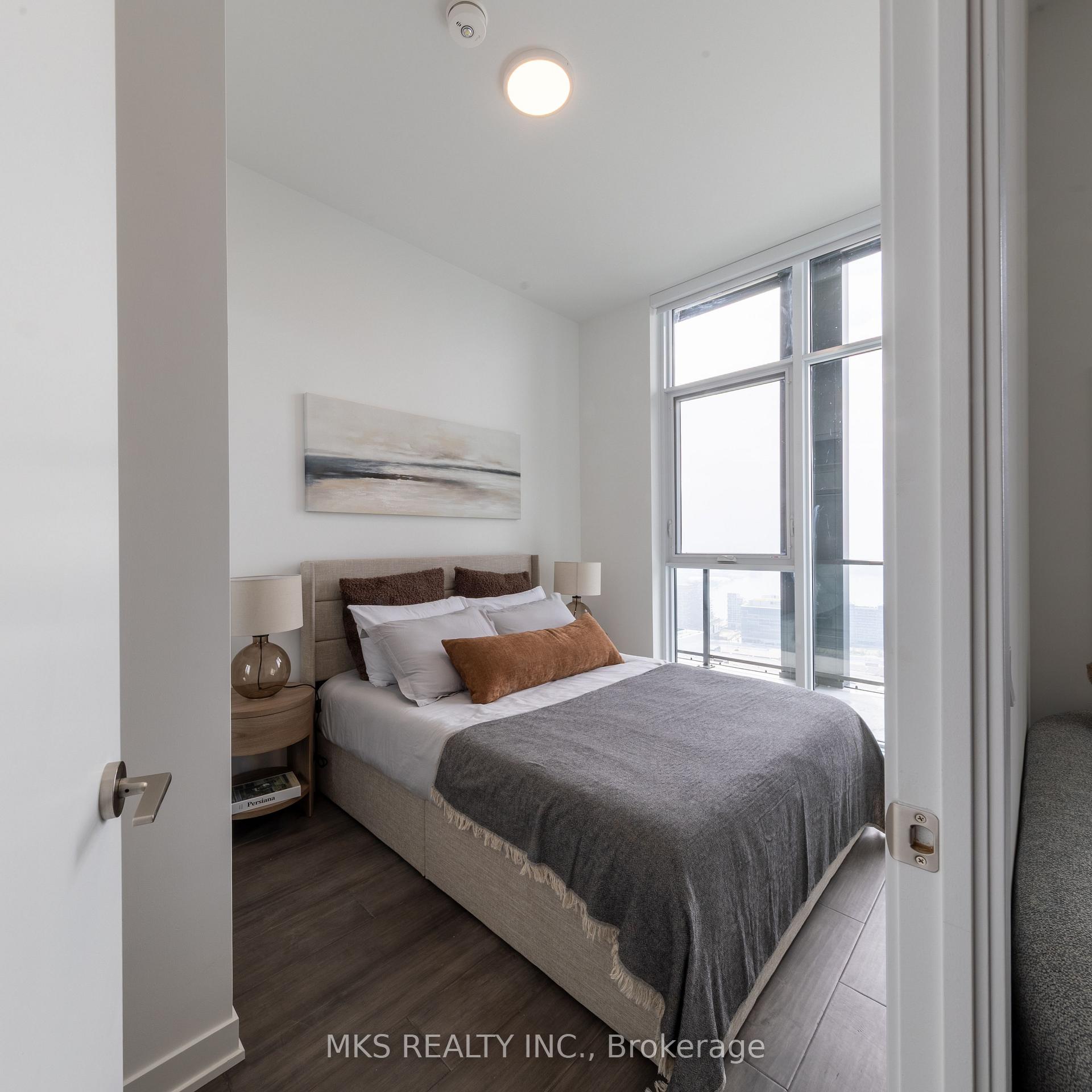 Photo 3 of Unit PH09, 180 Front Street E, Toronto, Moss Park — HOMEH