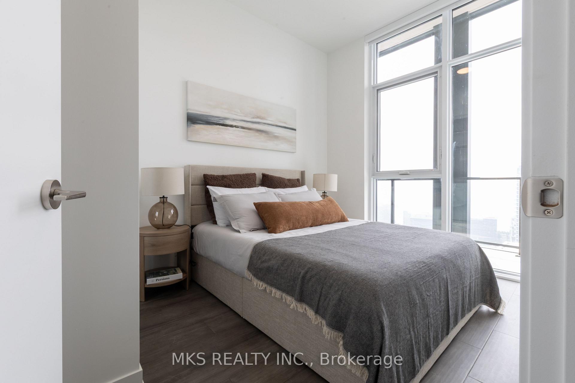 Photo 5 of Unit PH09, 180 Front Street E, Toronto, Moss Park — HOMEH