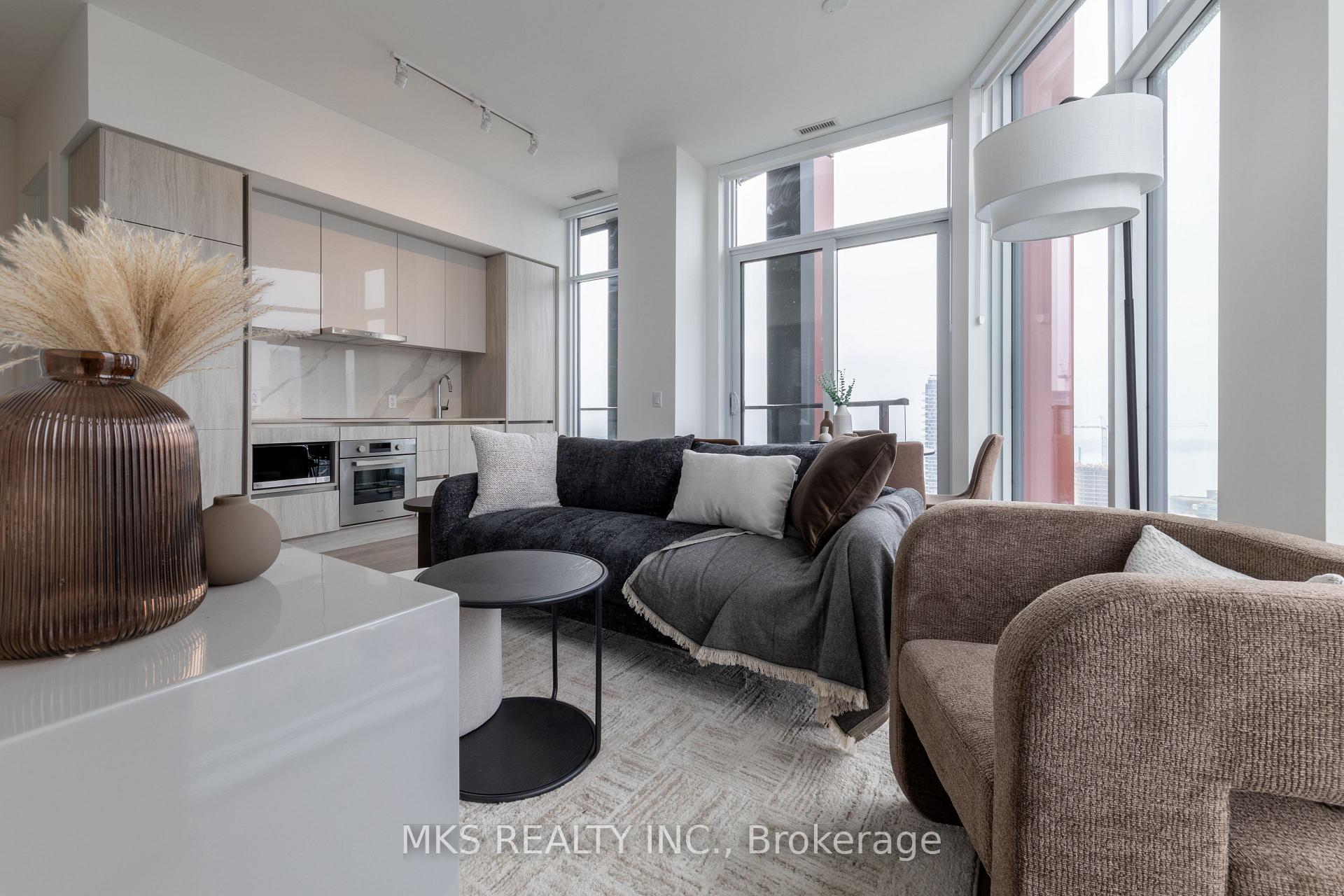 Photo 4 of Unit PH10, 180 Front Street E, Toronto, Moss Park — HOMEH