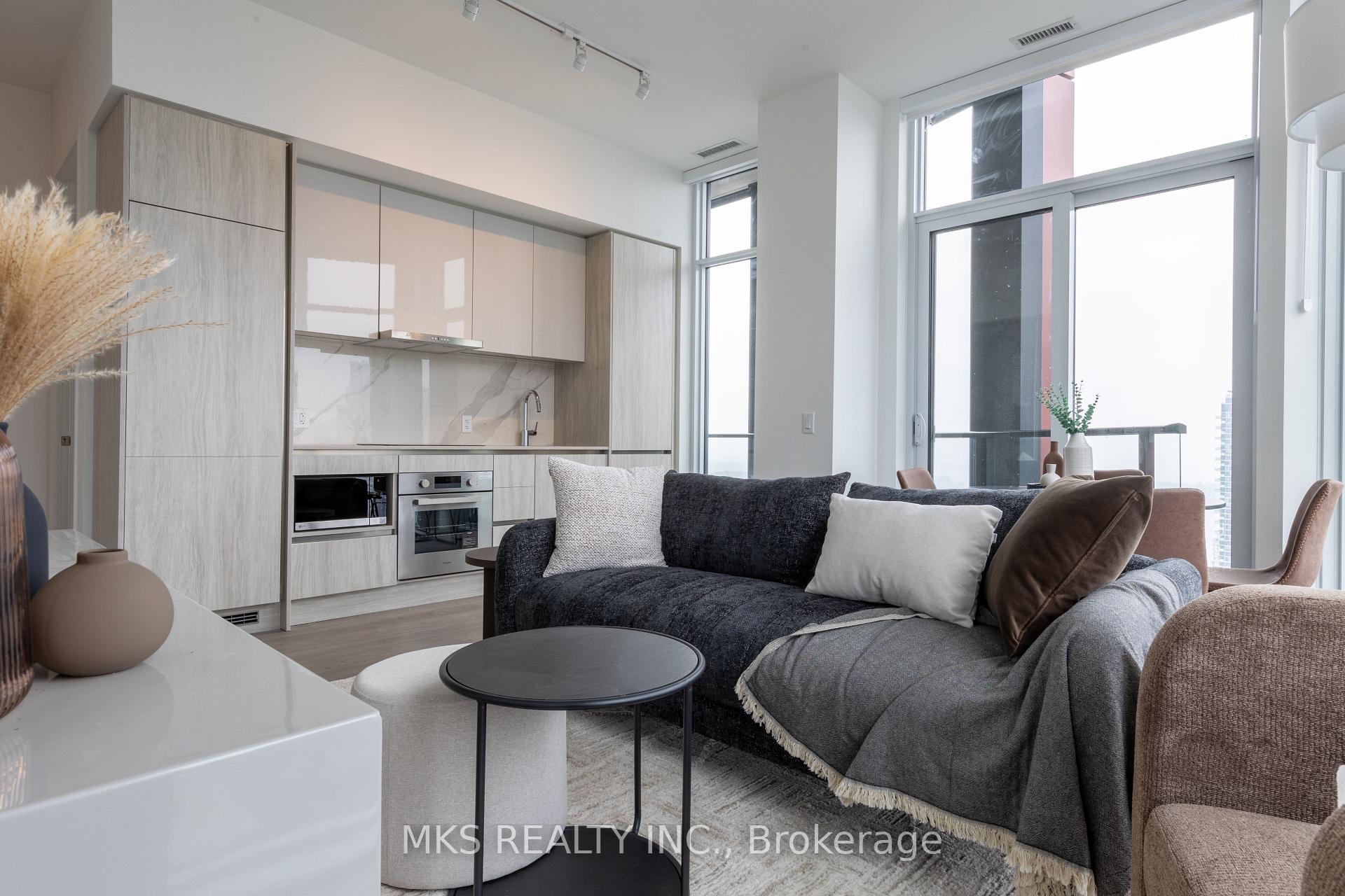 Photo 5 of Unit PH10, 180 Front Street E, Toronto, Moss Park — HOMEH