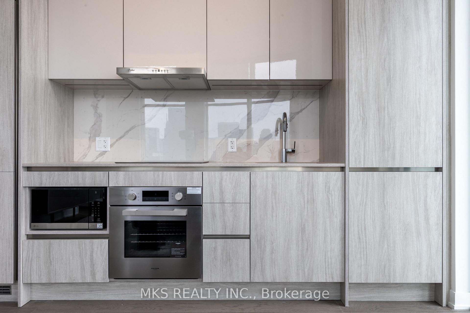 Photo 7 of Unit PH10, 180 Front Street E, Toronto, Moss Park — HOMEH