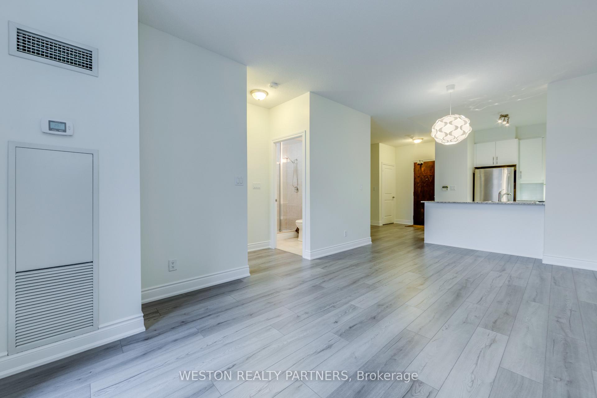 Photo 9 of Unit 118, 25 Earlington Avenue, Etobicoke, Kingsway South — HOMEH