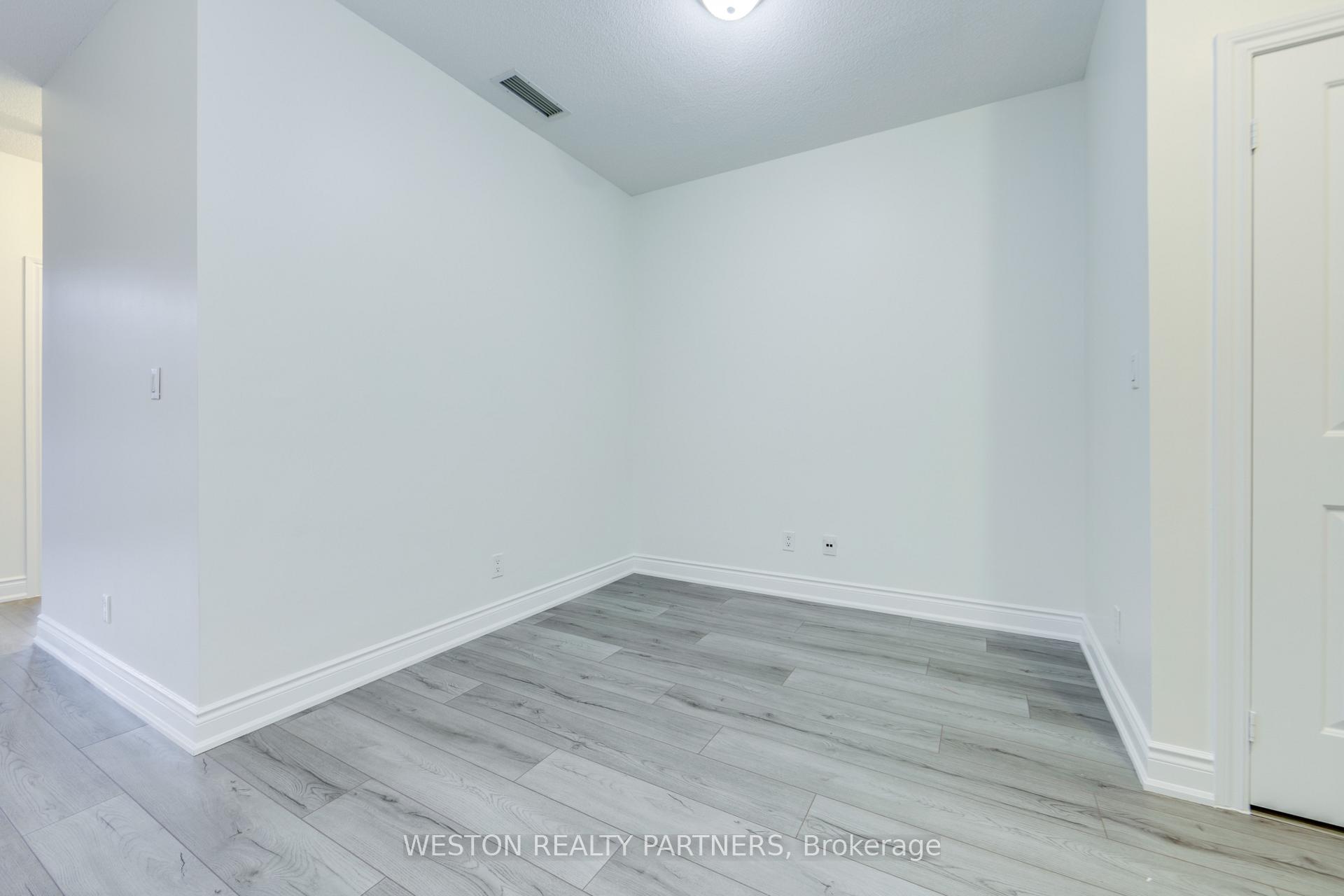 Photo 11 of Unit 118, 25 Earlington Avenue, Etobicoke, Kingsway South — HOMEH