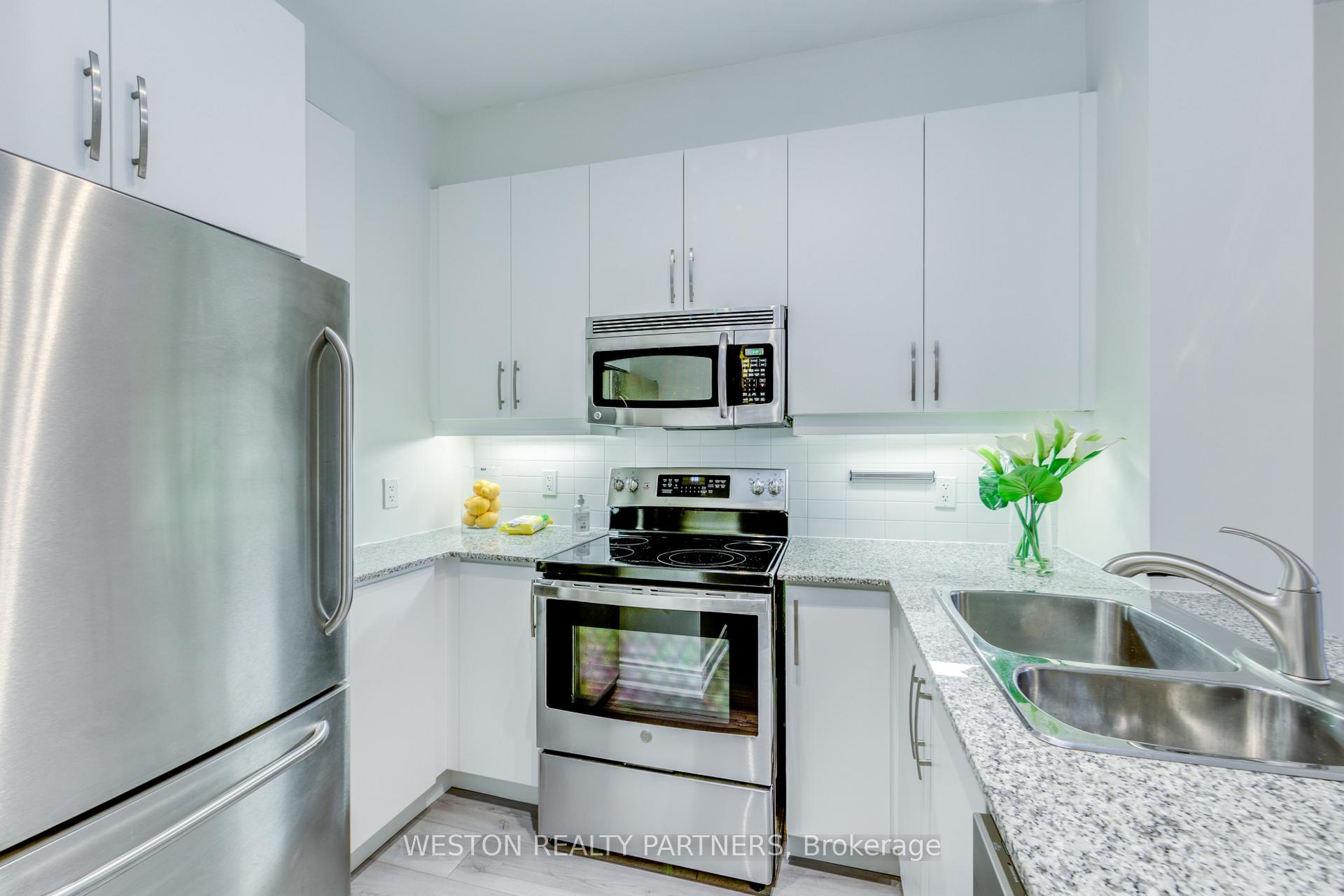 Photo 14 of Unit 118, 25 Earlington Avenue, Etobicoke, Kingsway South — HOMEH