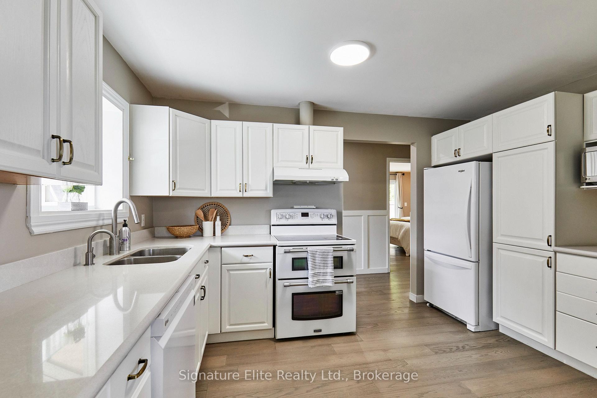 Photo 11 of 56 Pine Point Lane, Scugog, Port Perry — HOMEH