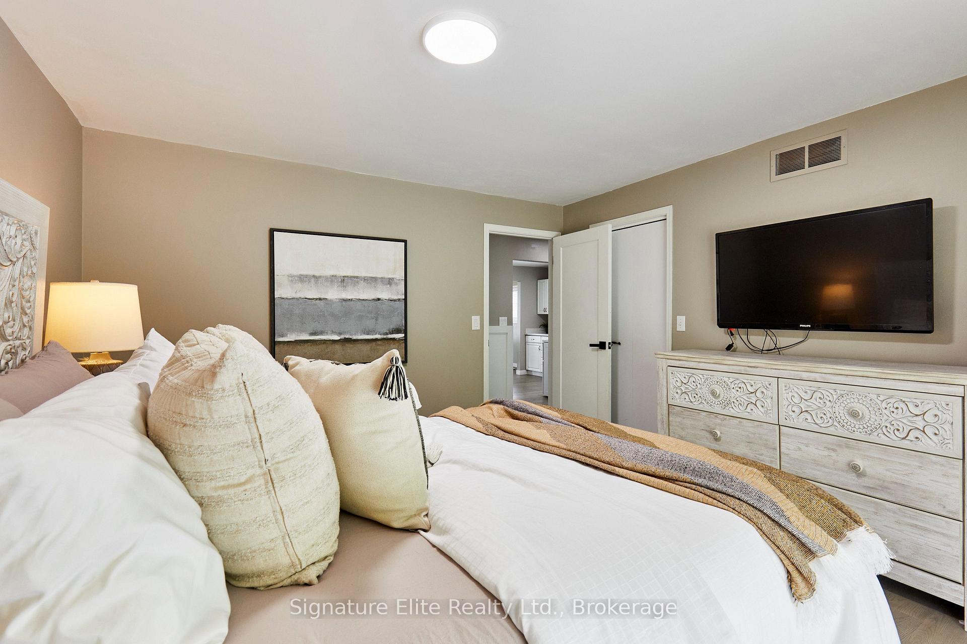 Photo 16 of 56 Pine Point Lane, Scugog, Port Perry — HOMEH