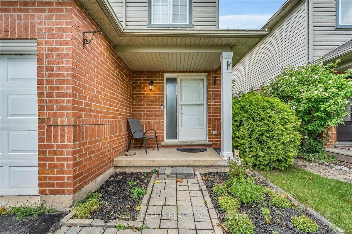 Photo 6 of 21 Bronte Court, Hamilton, Waterdown — HOMEH