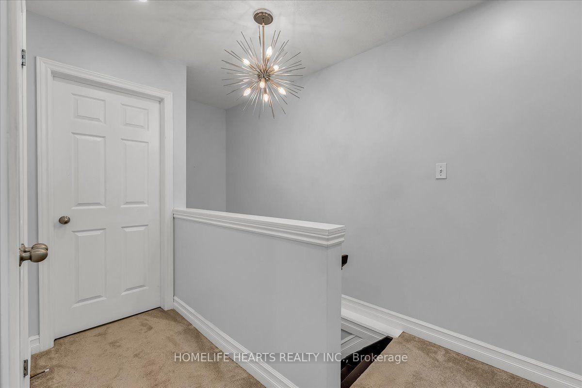 Photo 16 of 21 Bronte Court, Hamilton, Waterdown — HOMEH