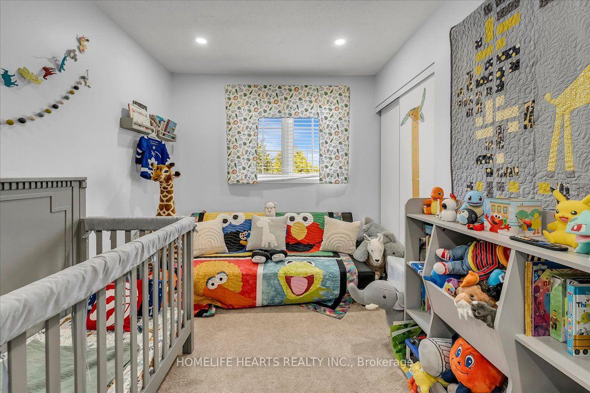 Photo 19 of 21 Bronte Court, Hamilton, Waterdown — HOMEH