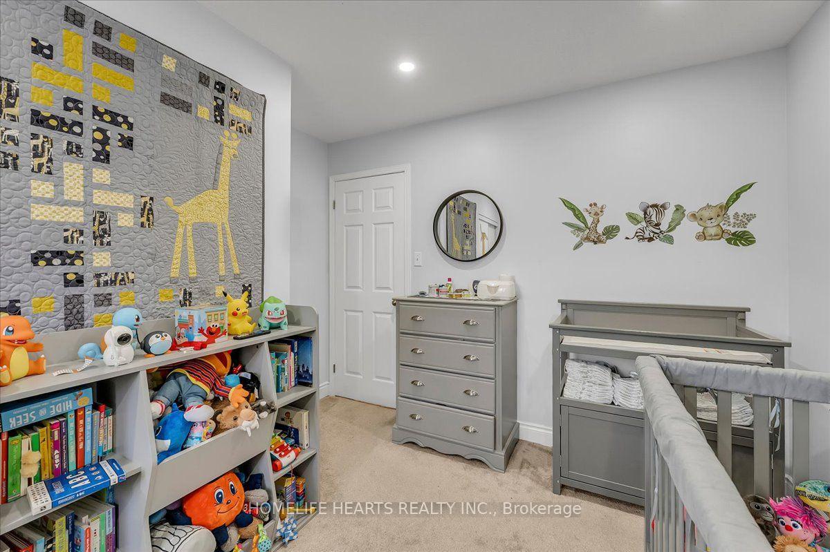 Photo 20 of 21 Bronte Court, Hamilton, Waterdown — HOMEH
