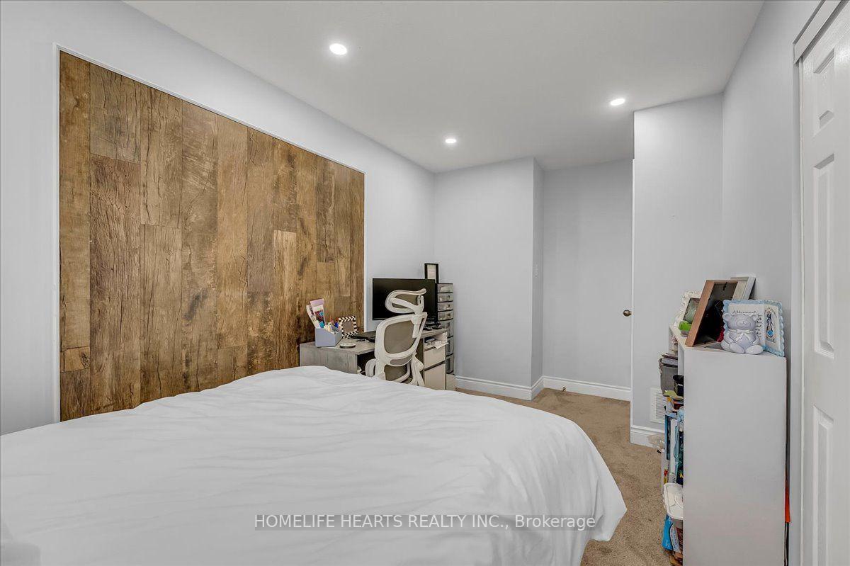 Photo 23 of 21 Bronte Court, Hamilton, Waterdown — HOMEH