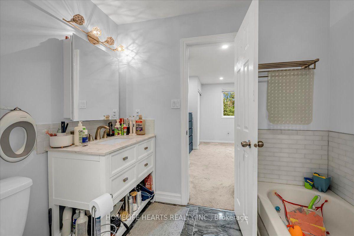 Photo 25 of 21 Bronte Court, Hamilton, Waterdown — HOMEH