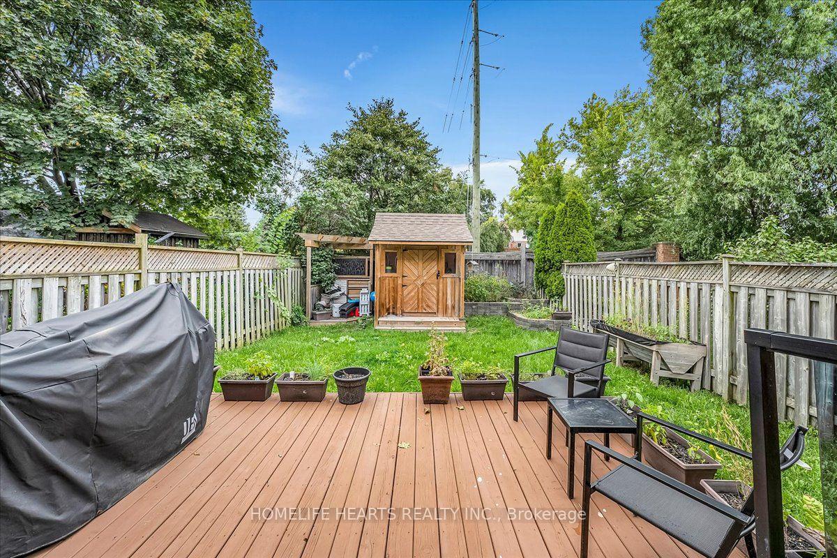 Photo 33 of 21 Bronte Court, Hamilton, Waterdown — HOMEH