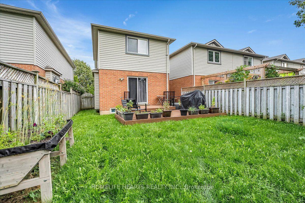 Photo 35 of 21 Bronte Court, Hamilton, Waterdown — HOMEH