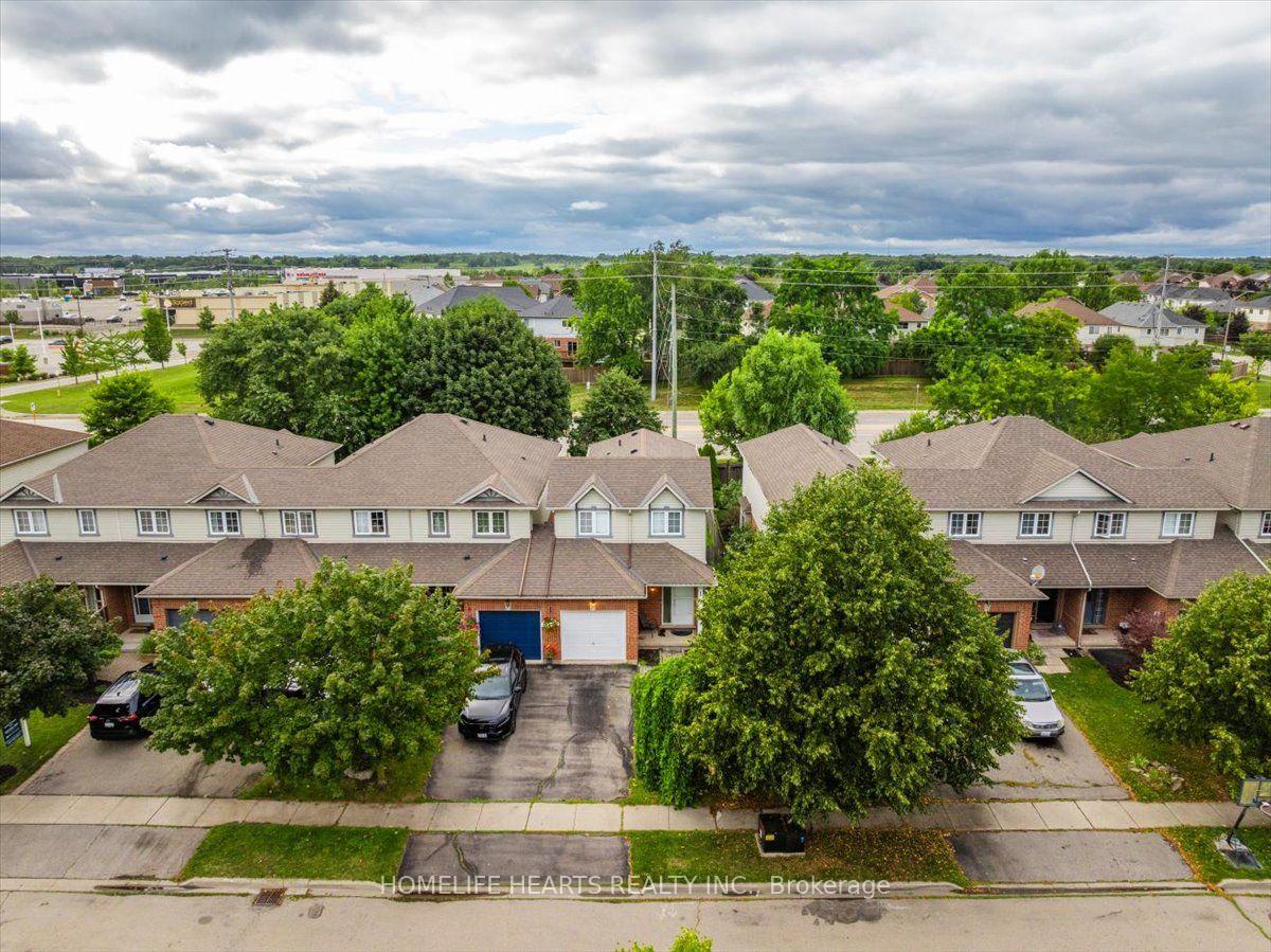 Photo 38 of 21 Bronte Court, Hamilton, Waterdown — HOMEH