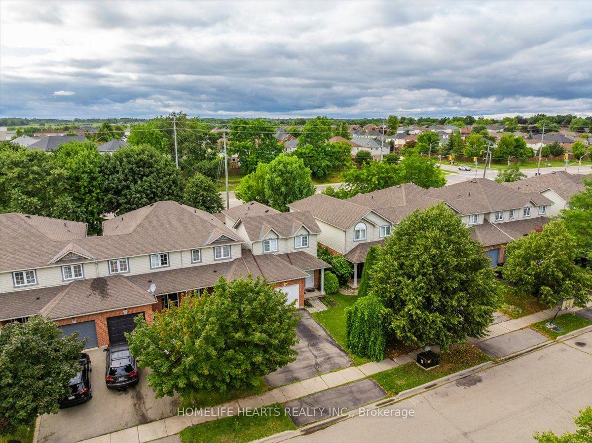 Photo 39 of 21 Bronte Court, Hamilton, Waterdown — HOMEH