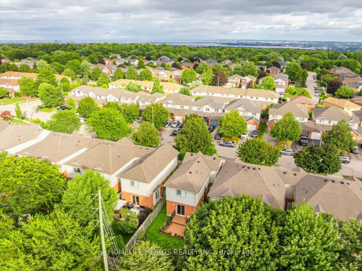Photo 45 of 21 Bronte Court, Hamilton, Waterdown — HOMEH