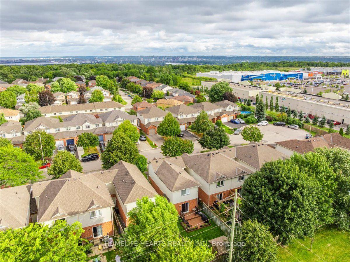 Photo 46 of 21 Bronte Court, Hamilton, Waterdown — HOMEH