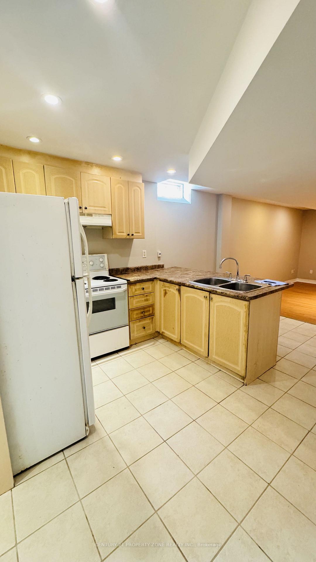 Photo 7 of 887 Bennett Boulevard, Milton, Beaty — HOMEH