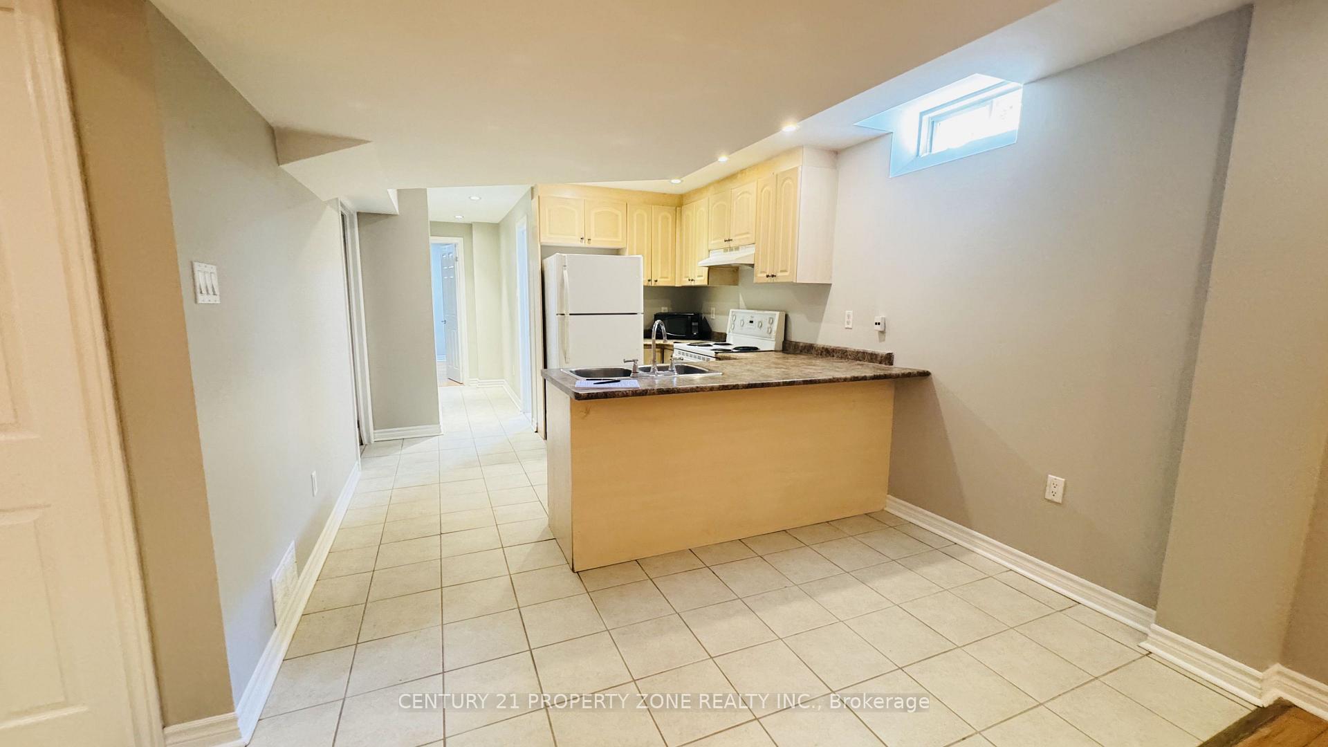 Photo 8 of 887 Bennett Boulevard, Milton, Beaty — HOMEH