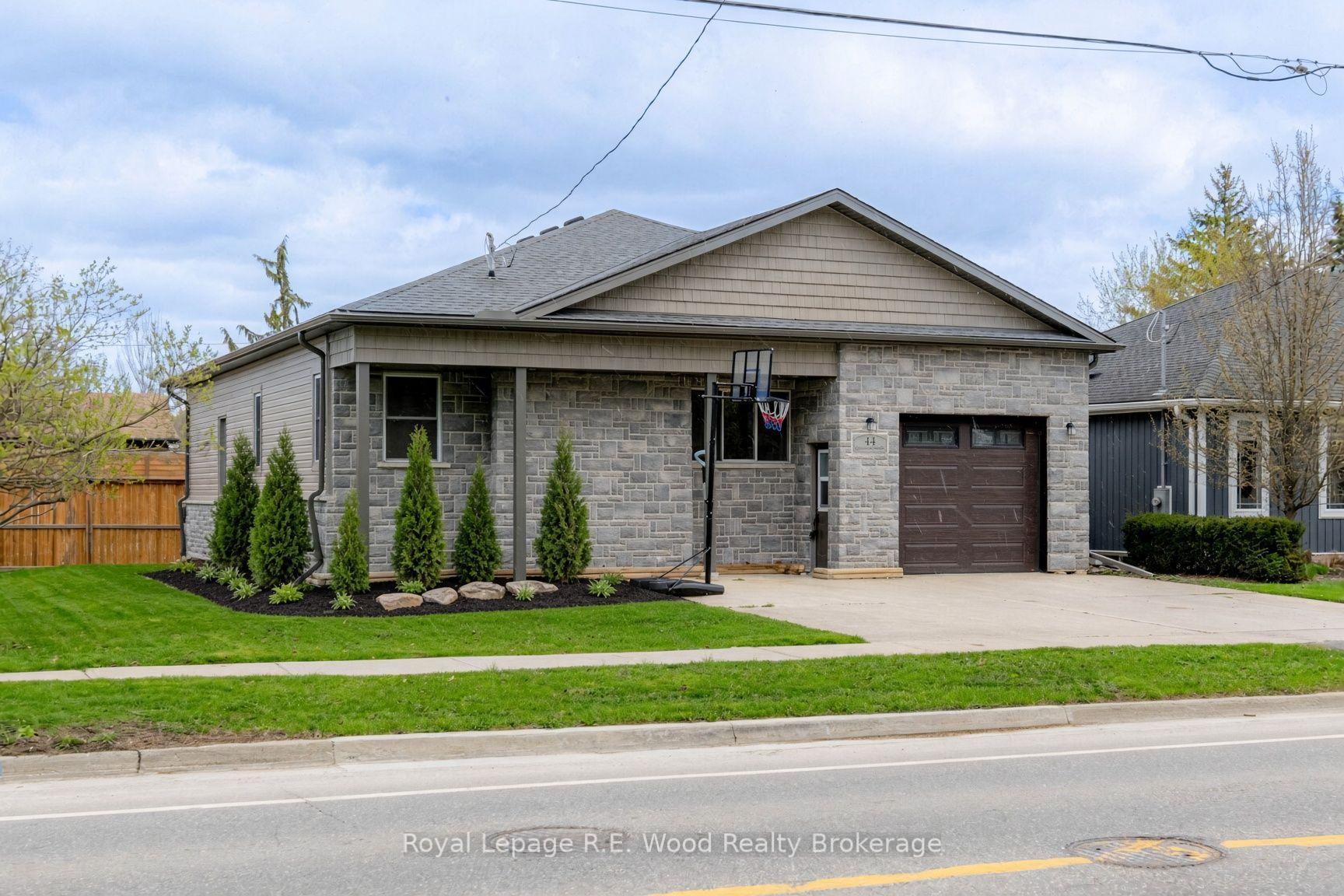 Photo of 44 Stover Street N