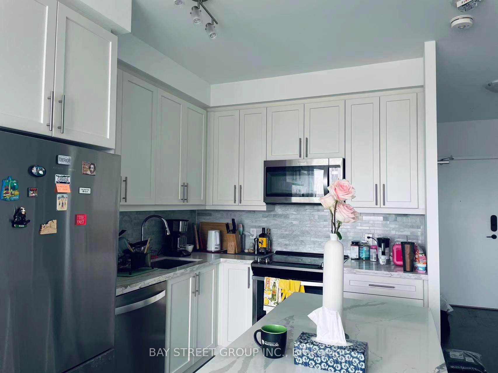 Photo 4 of Unit 902, 85 Oneida Crescent, Richmond Hill, Langstaff — HOMEH