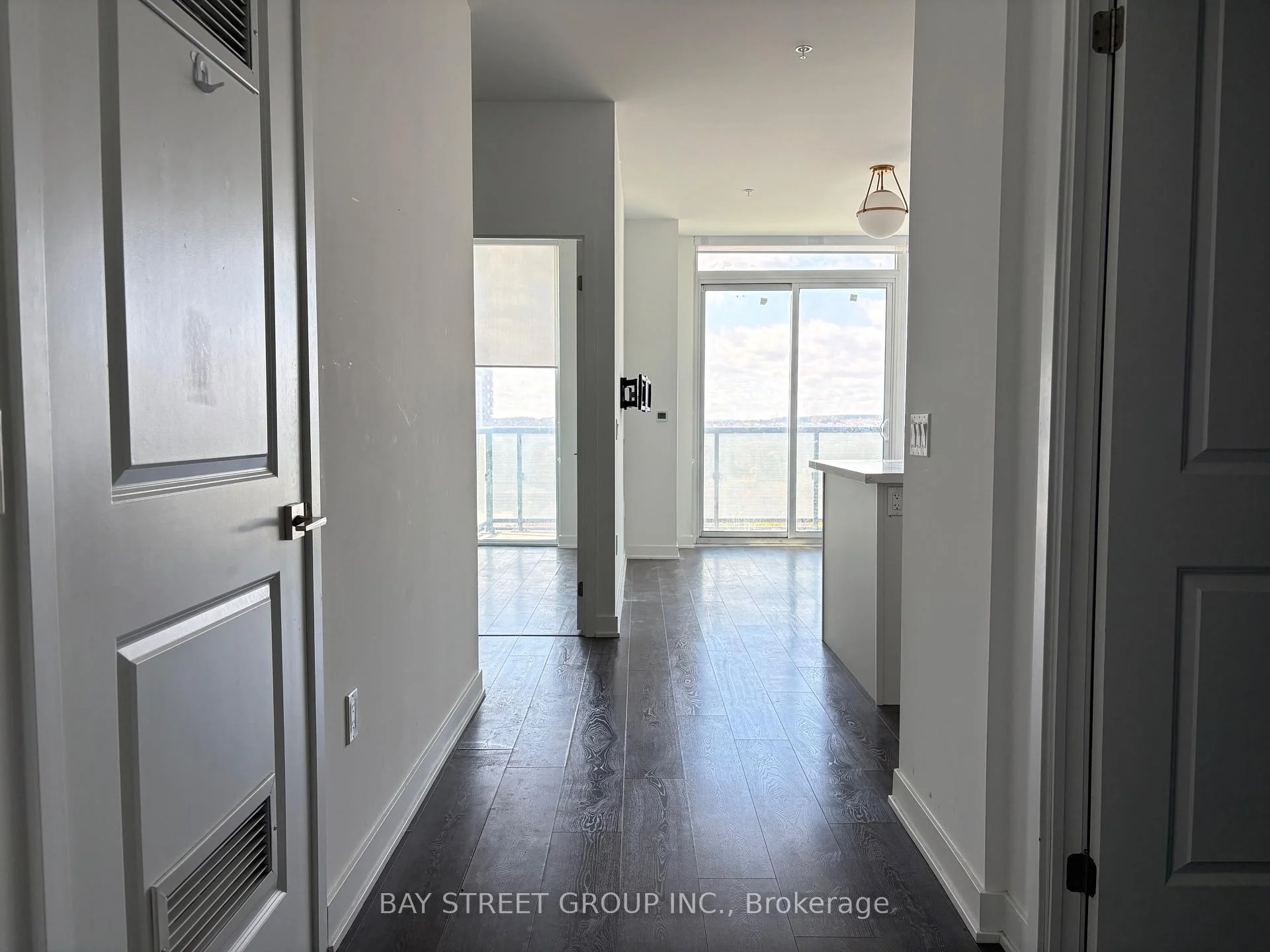 Photo 3 of Unit 902, 85 Oneida Crescent, Richmond Hill, Langstaff — HOMEH