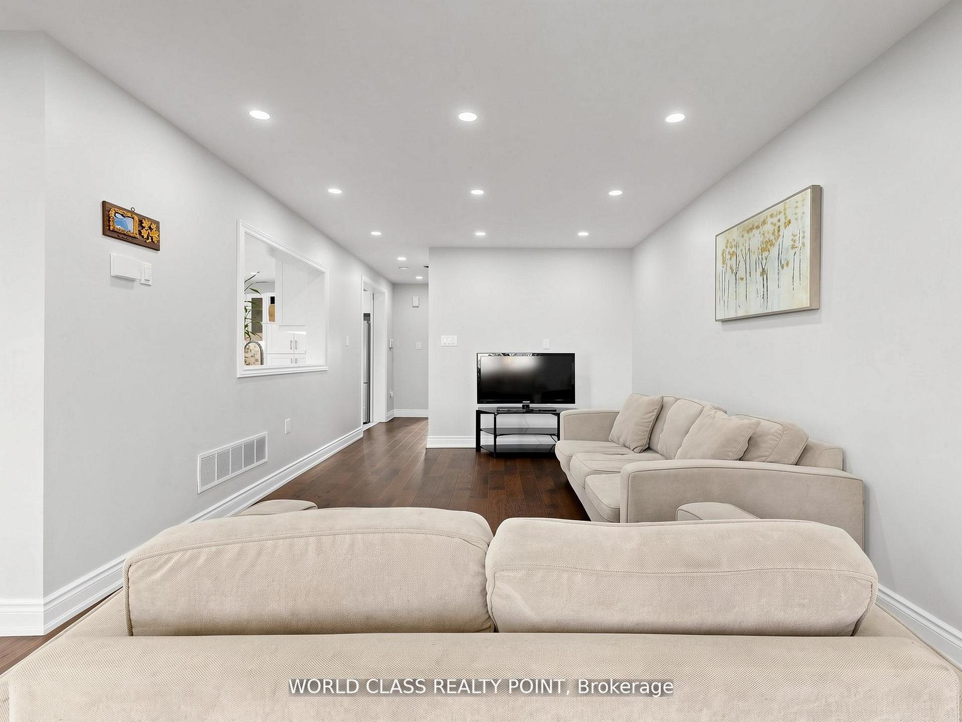 Photo 4 of 1638 Norwill Crescent, Oshawa, Samac — HOMEH