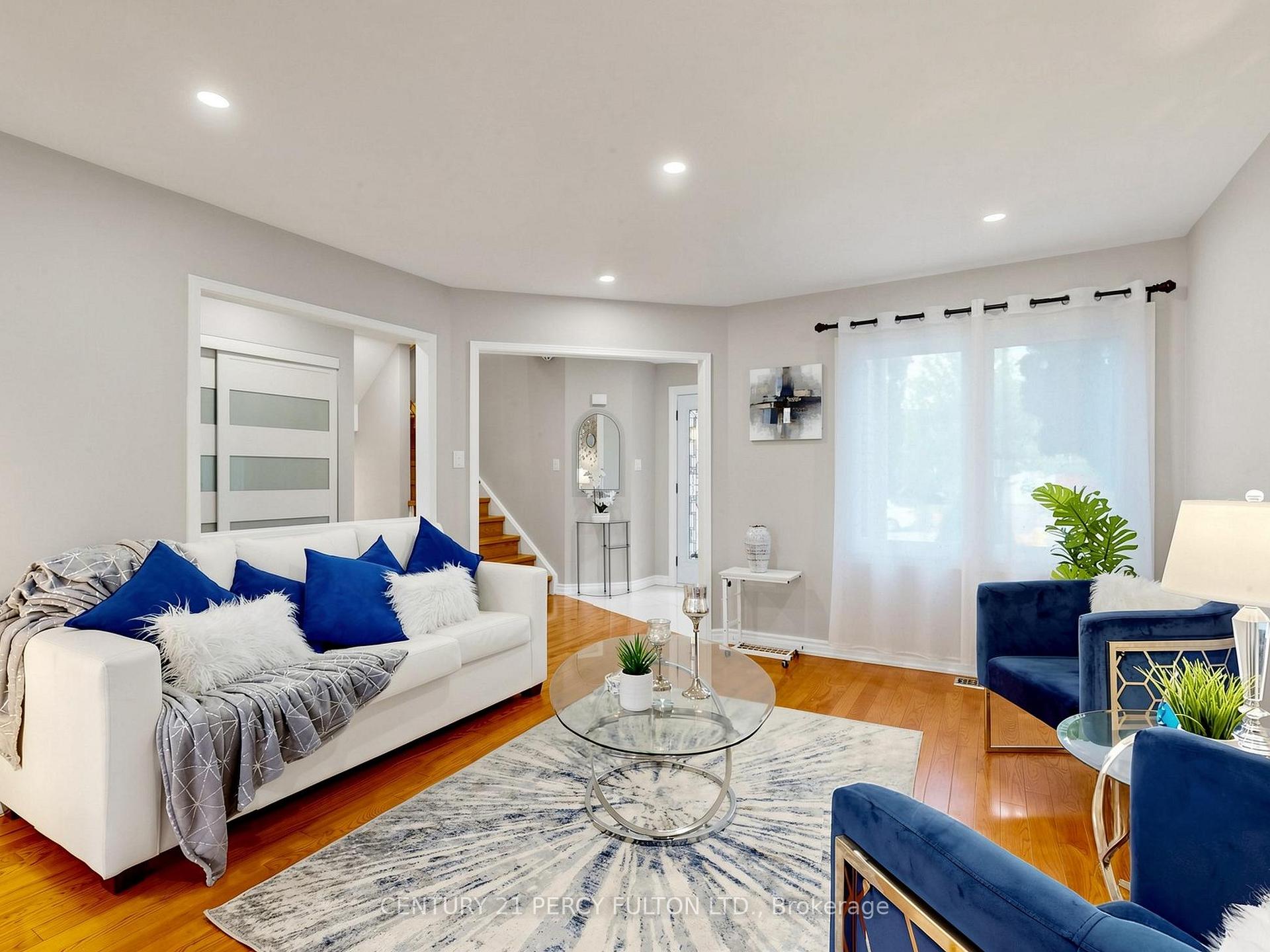 Photo 5 of 2052 Blue Ridge Crescent, Pickering, Brock Ridge — HOMEH