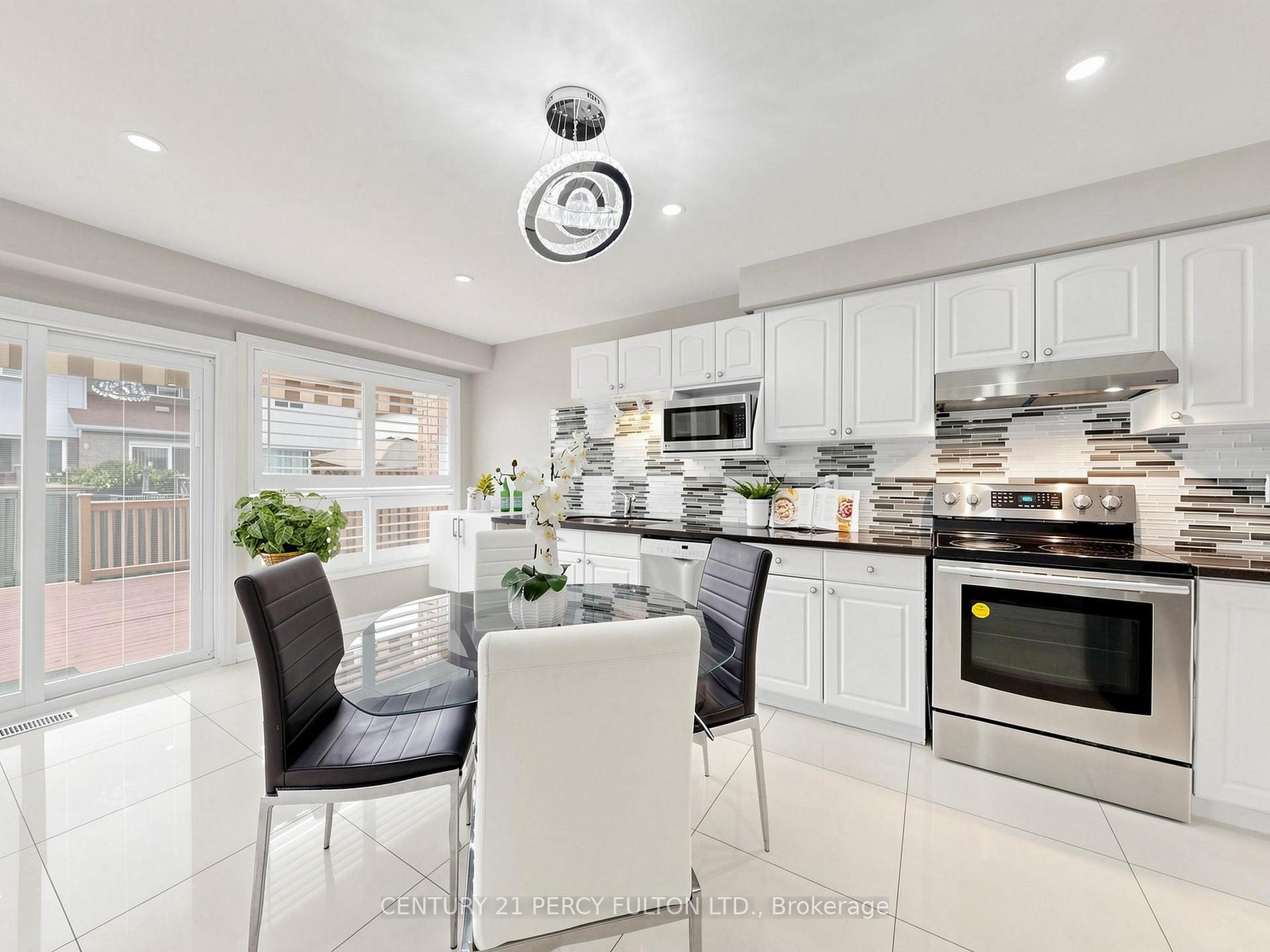 Photo 13 of 2052 Blue Ridge Crescent, Pickering, Brock Ridge — HOMEH