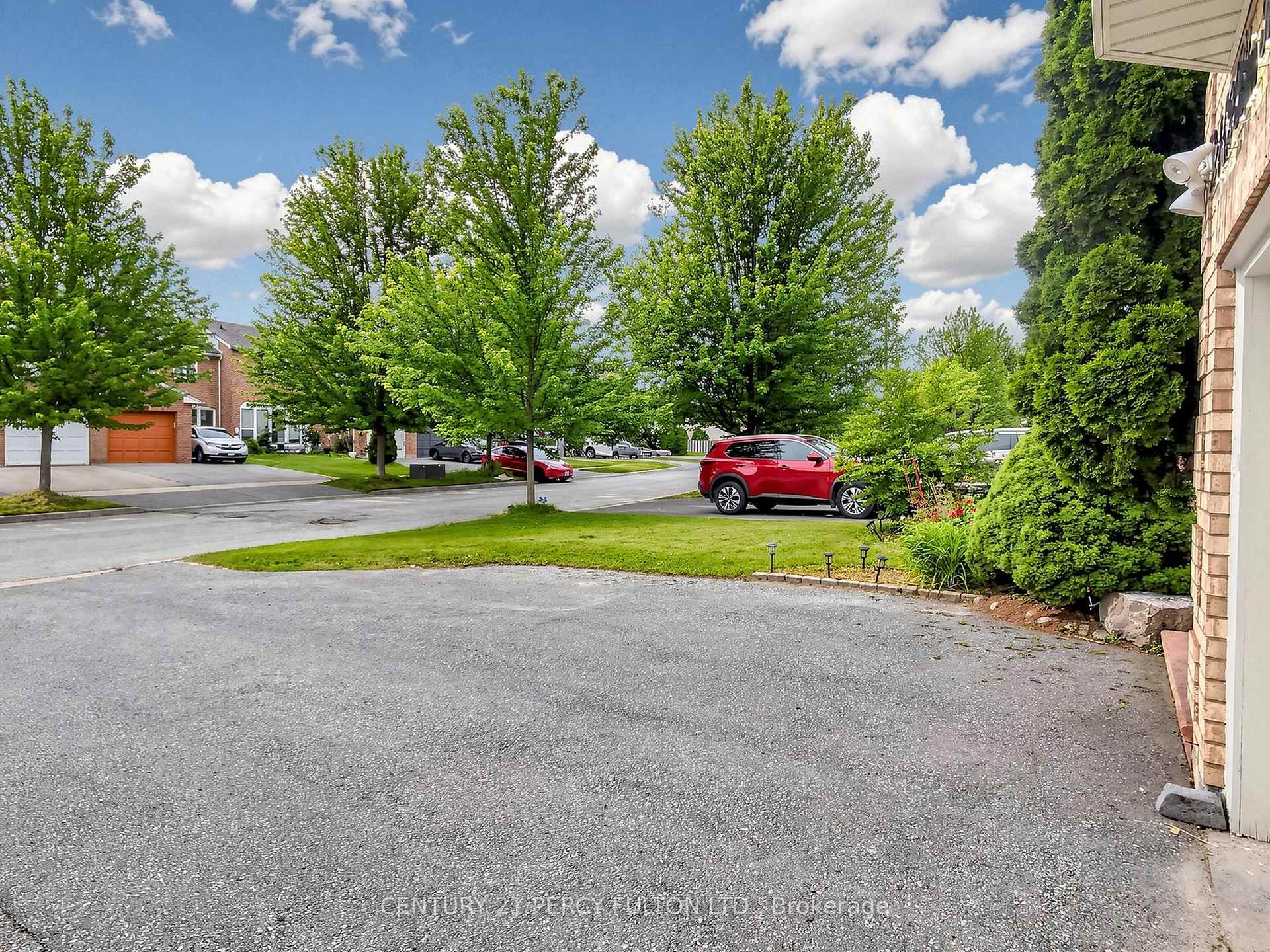 Photo 40 of 2052 Blue Ridge Crescent, Pickering, Brock Ridge — HOMEH