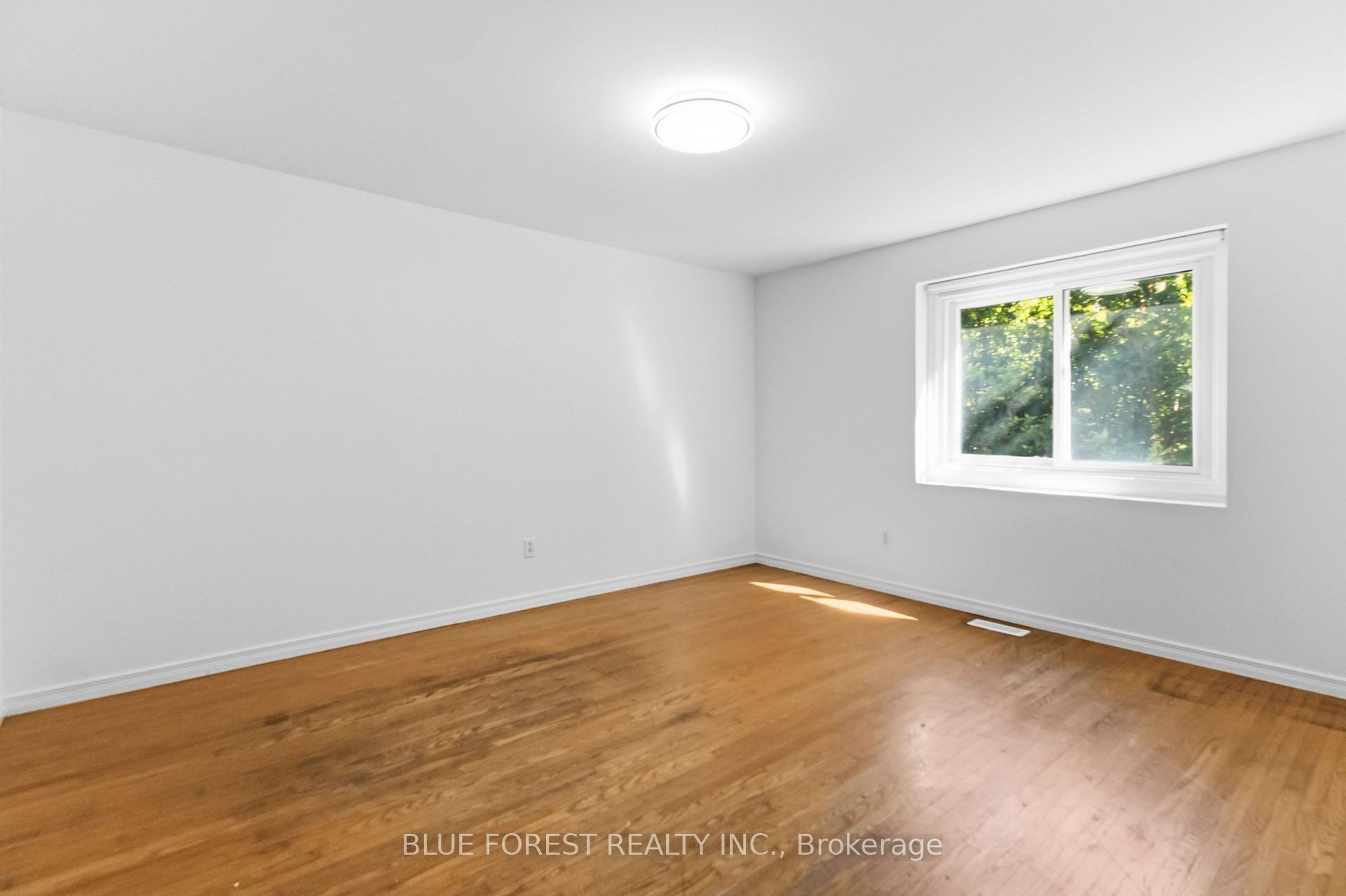 Photo 15 of 59 Scotchpine Crescent, London, North F — HOMEH