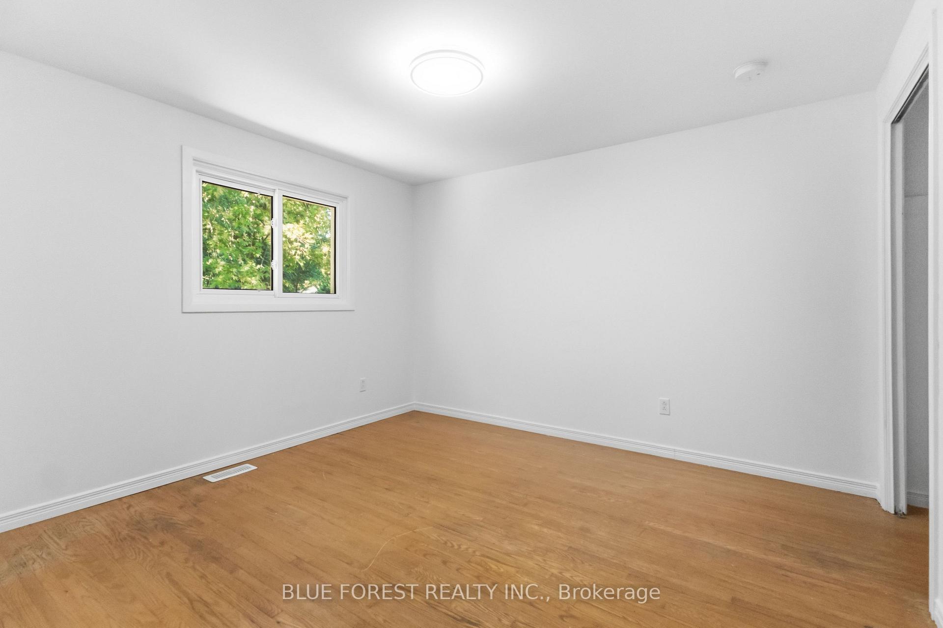Photo 18 of 59 Scotchpine Crescent, London, North F — HOMEH