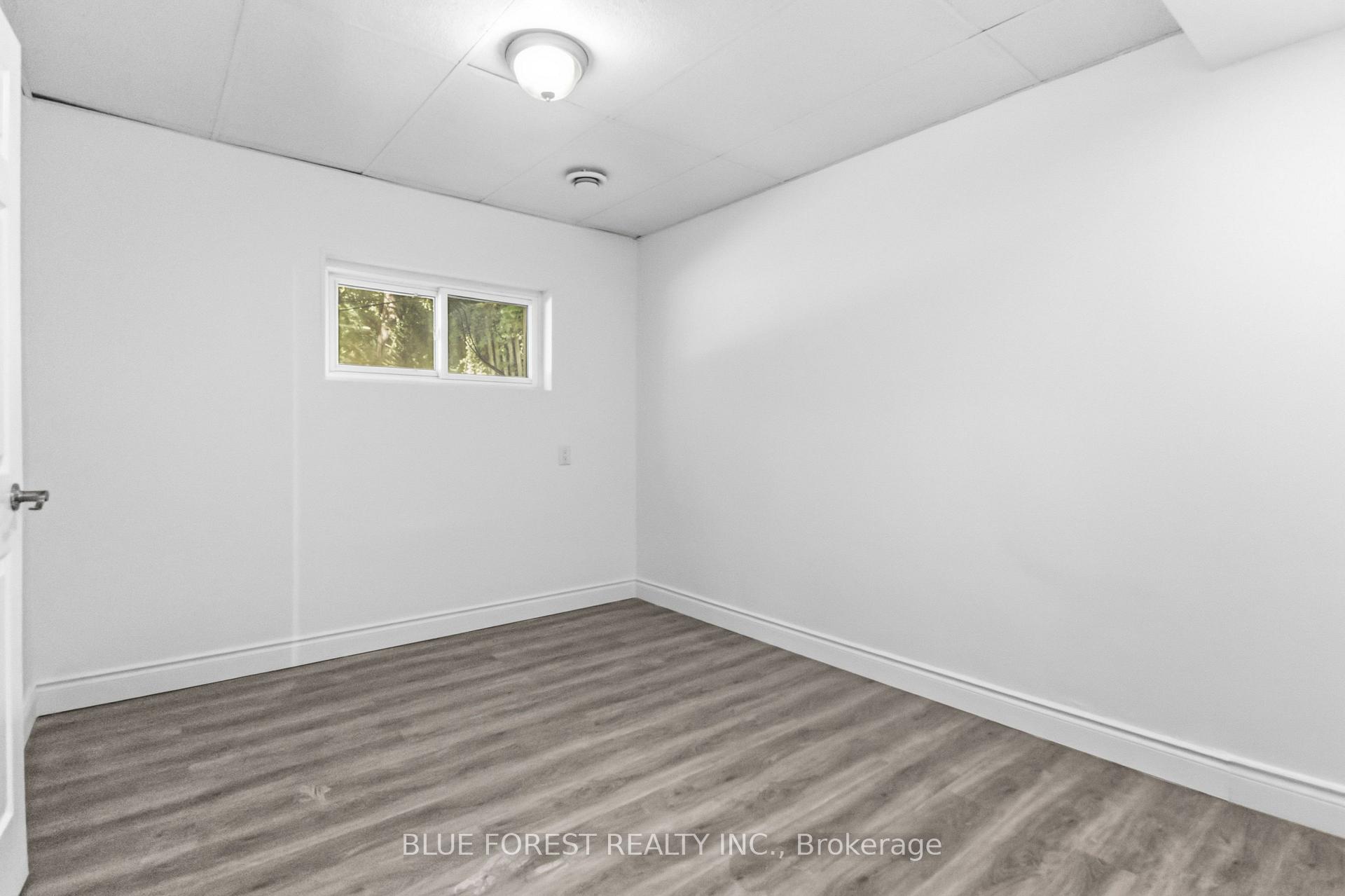 Photo 23 of 59 Scotchpine Crescent, London, North F — HOMEH