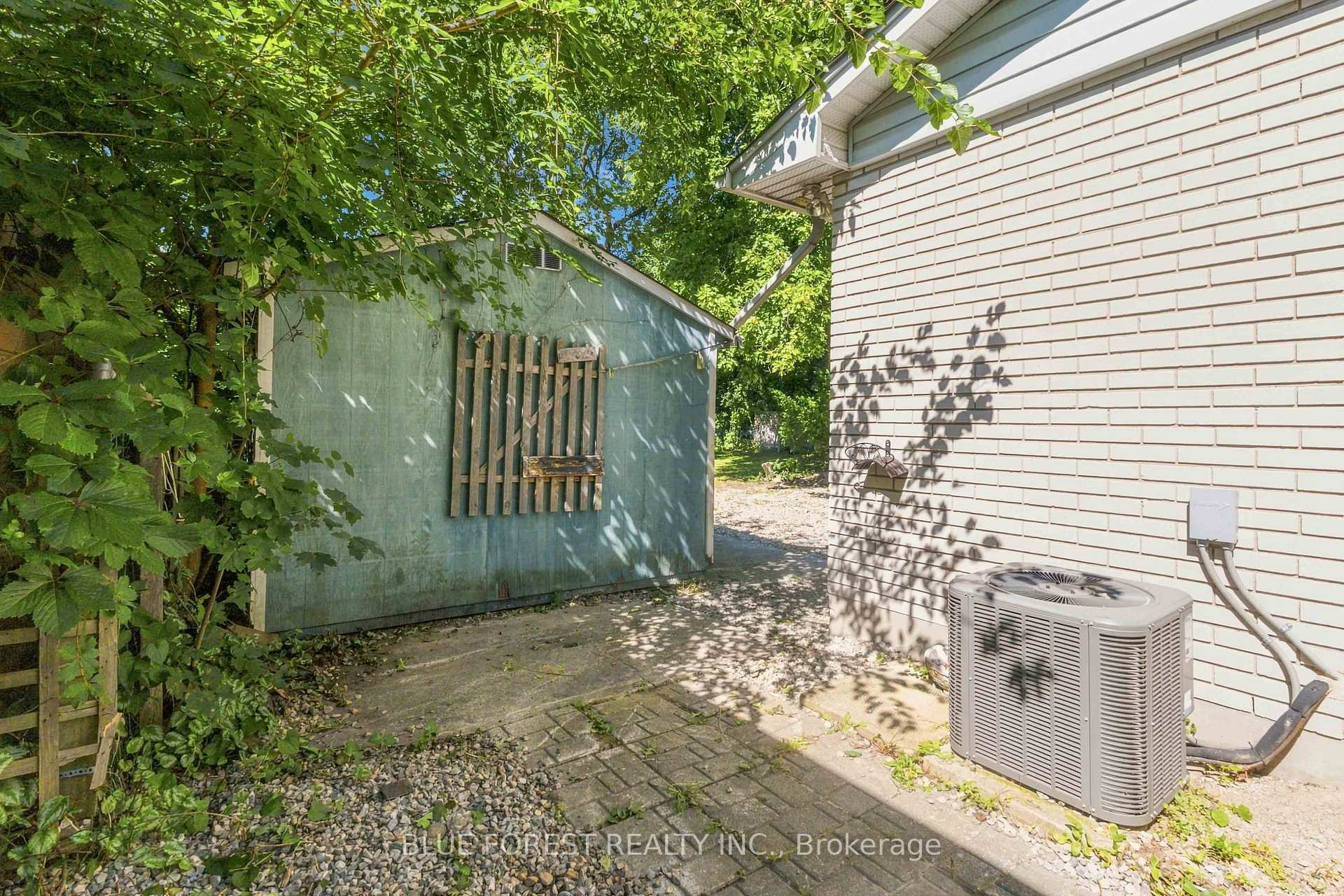 Photo 29 of 59 Scotchpine Crescent, London, North F — HOMEH