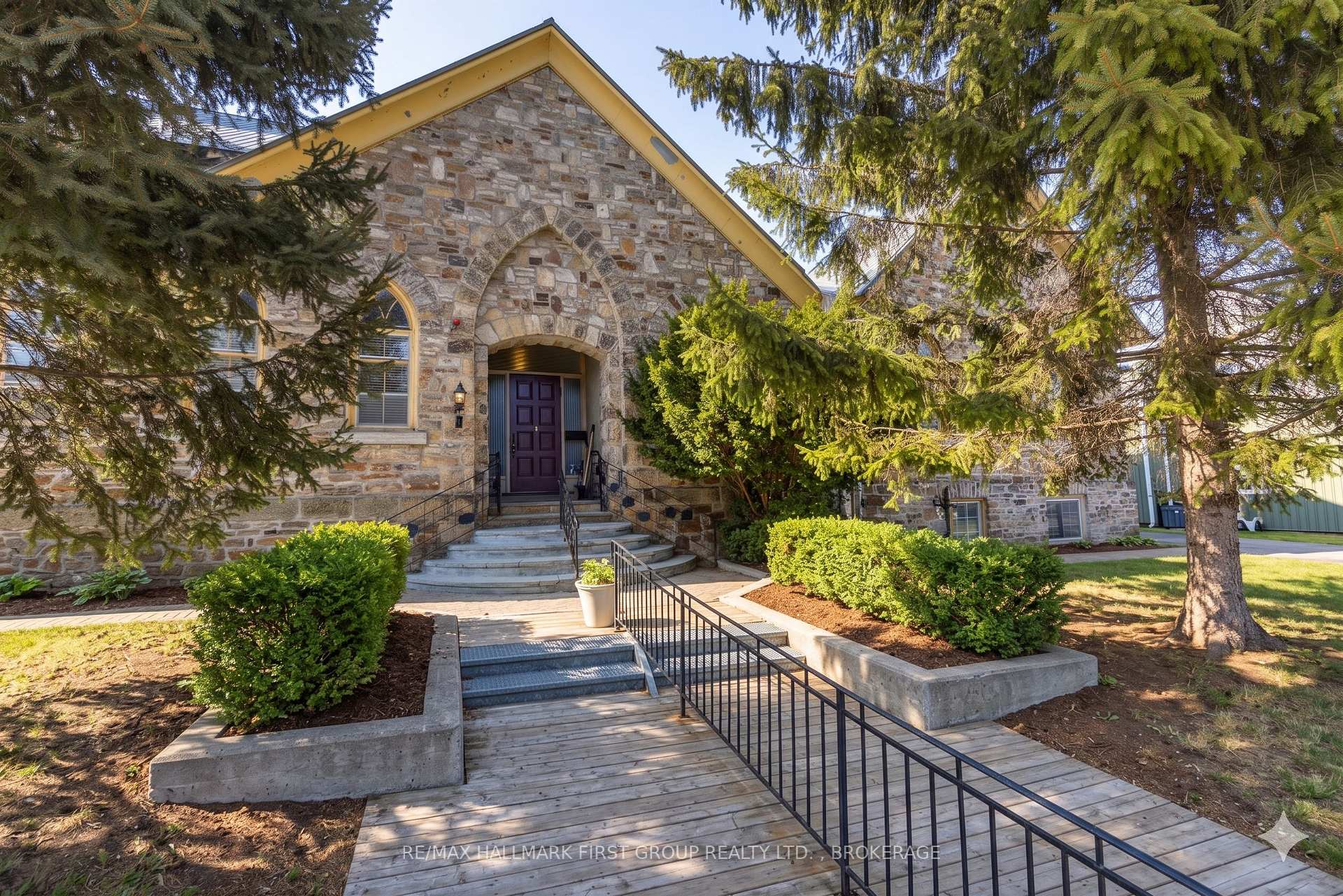 Photo 8 of 175 Stone Street S, Gananoque, Gananoque — HOMEH