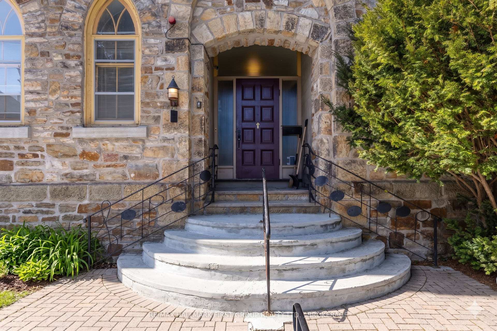 Photo 9 of 175 Stone Street S, Gananoque, Gananoque — HOMEH