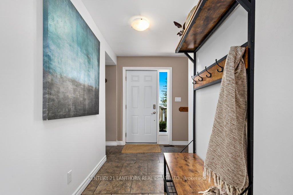 Photo 4 of 986 Black Road, Prince Edward County, Sophiasburg Ward — HOMEH