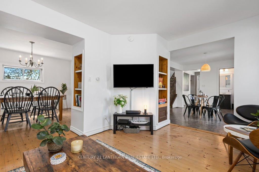 Photo 17 of 986 Black Road, Prince Edward County, Sophiasburg Ward — HOMEH