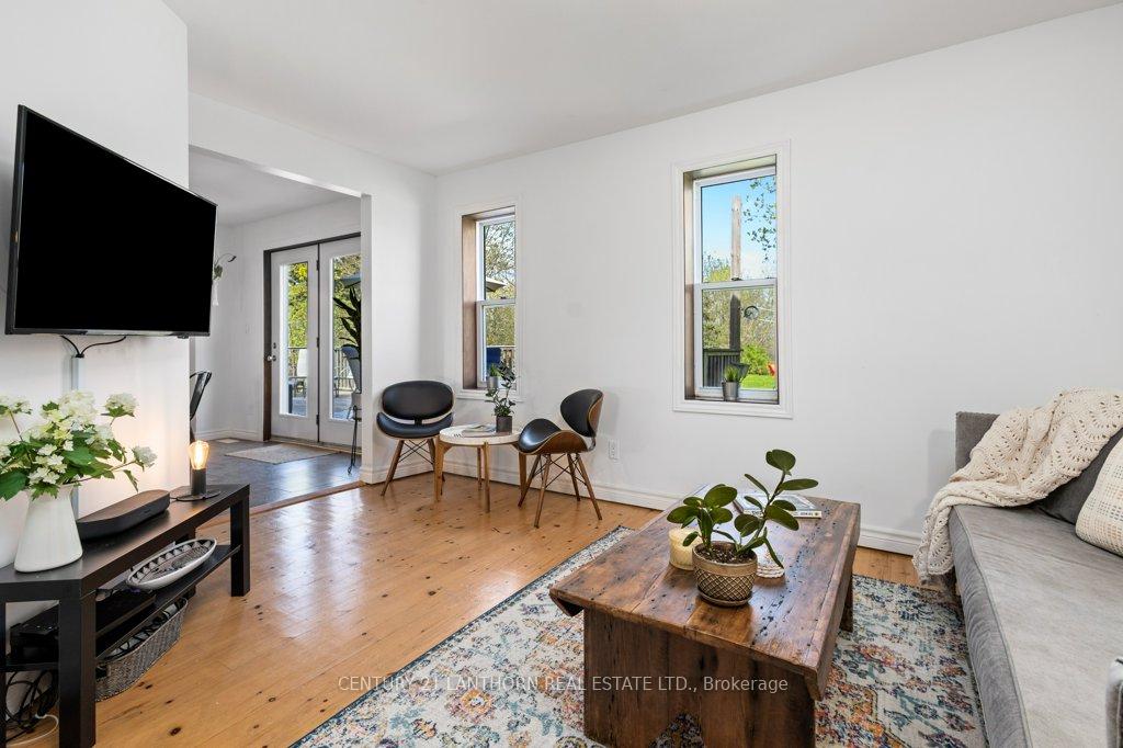 Photo 18 of 986 Black Road, Prince Edward County, Sophiasburg Ward — HOMEH