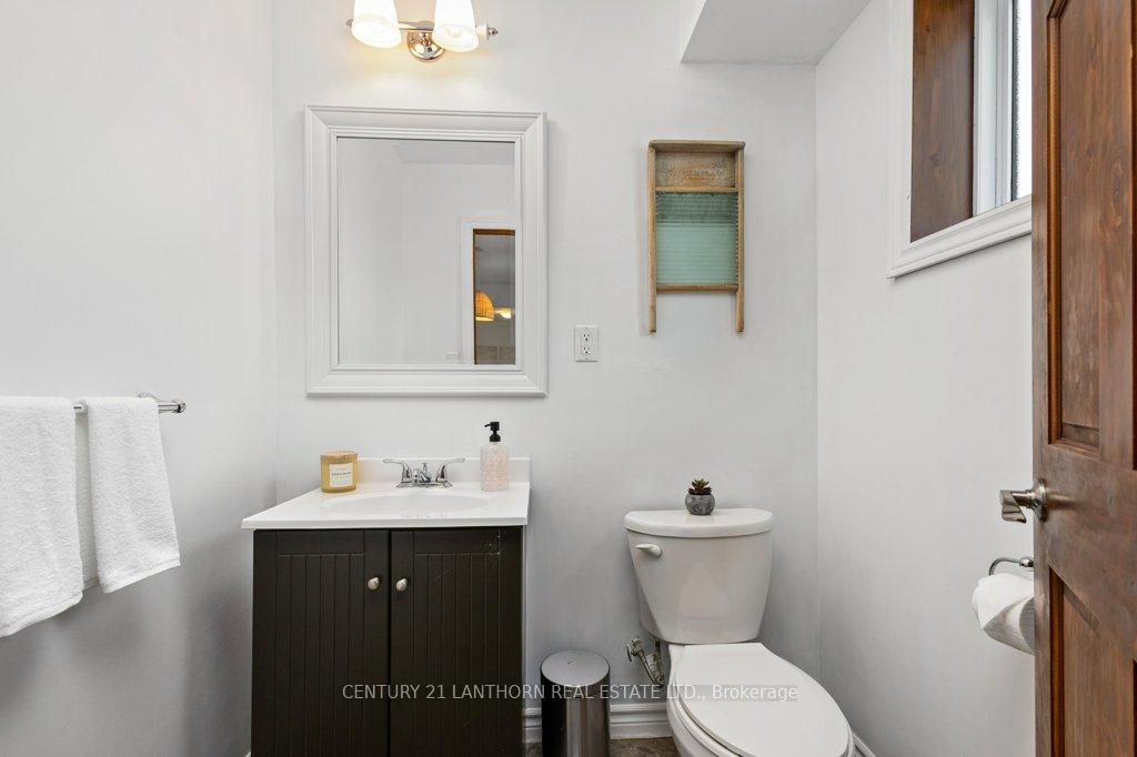 Photo 20 of 986 Black Road, Prince Edward County, Sophiasburg Ward — HOMEH