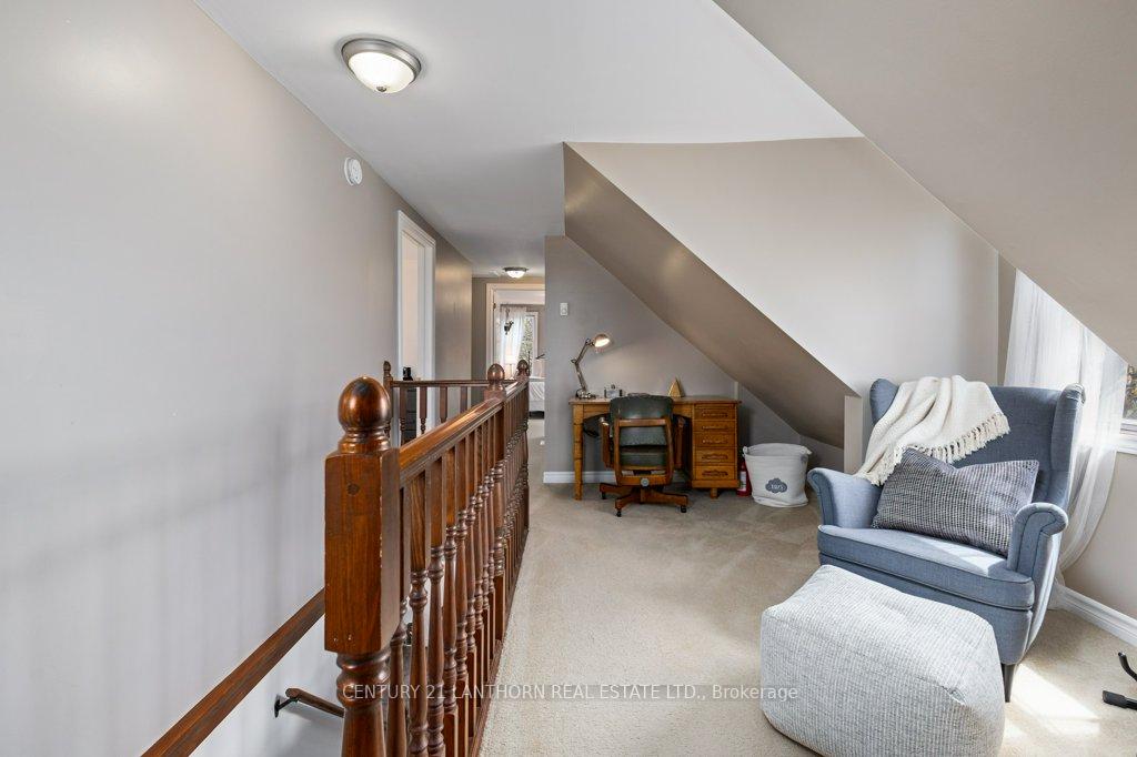 Photo 23 of 986 Black Road, Prince Edward County, Sophiasburg Ward — HOMEH