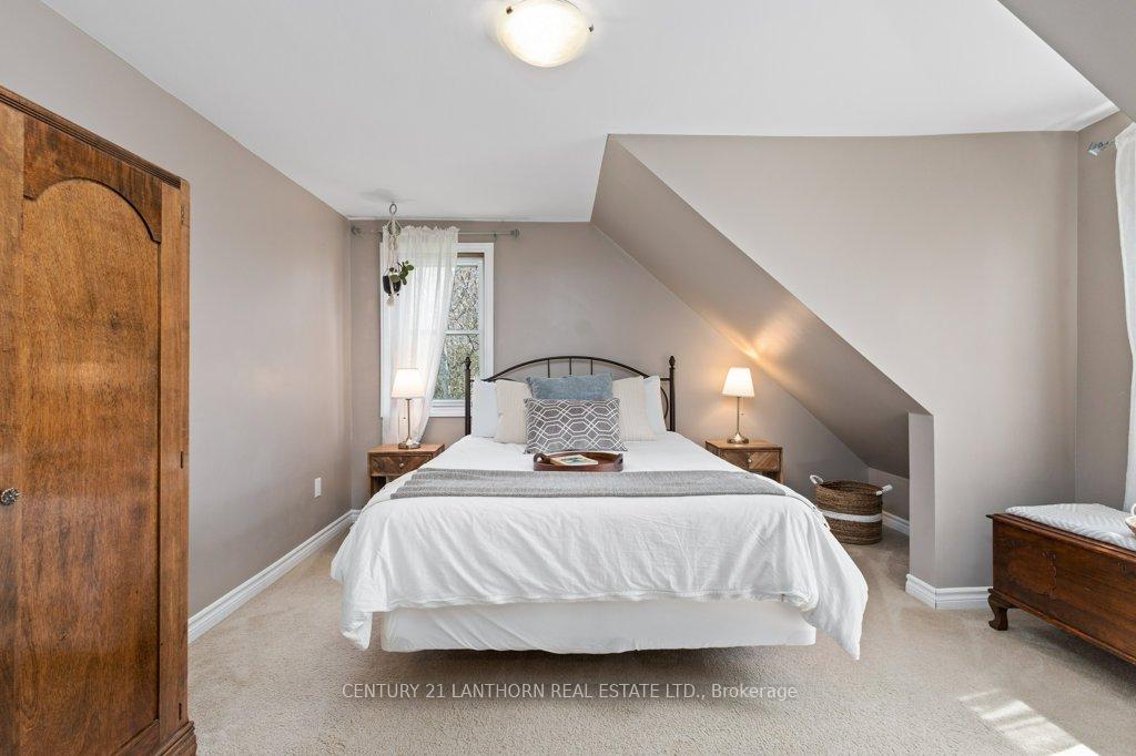 Photo 25 of 986 Black Road, Prince Edward County, Sophiasburg Ward — HOMEH