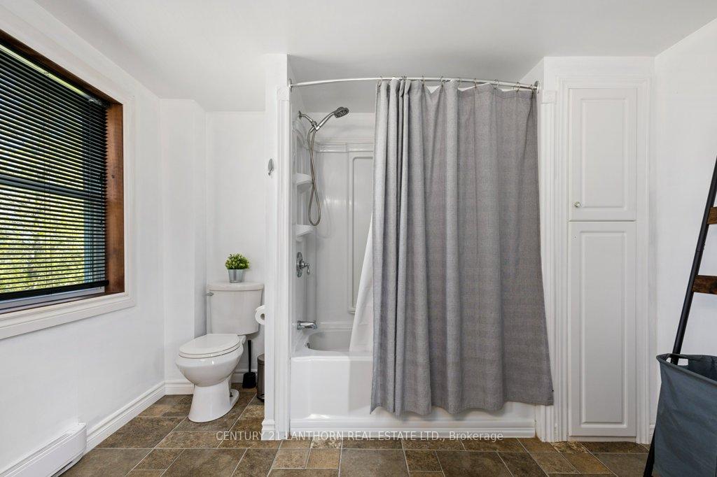 Photo 30 of 986 Black Road, Prince Edward County, Sophiasburg Ward — HOMEH