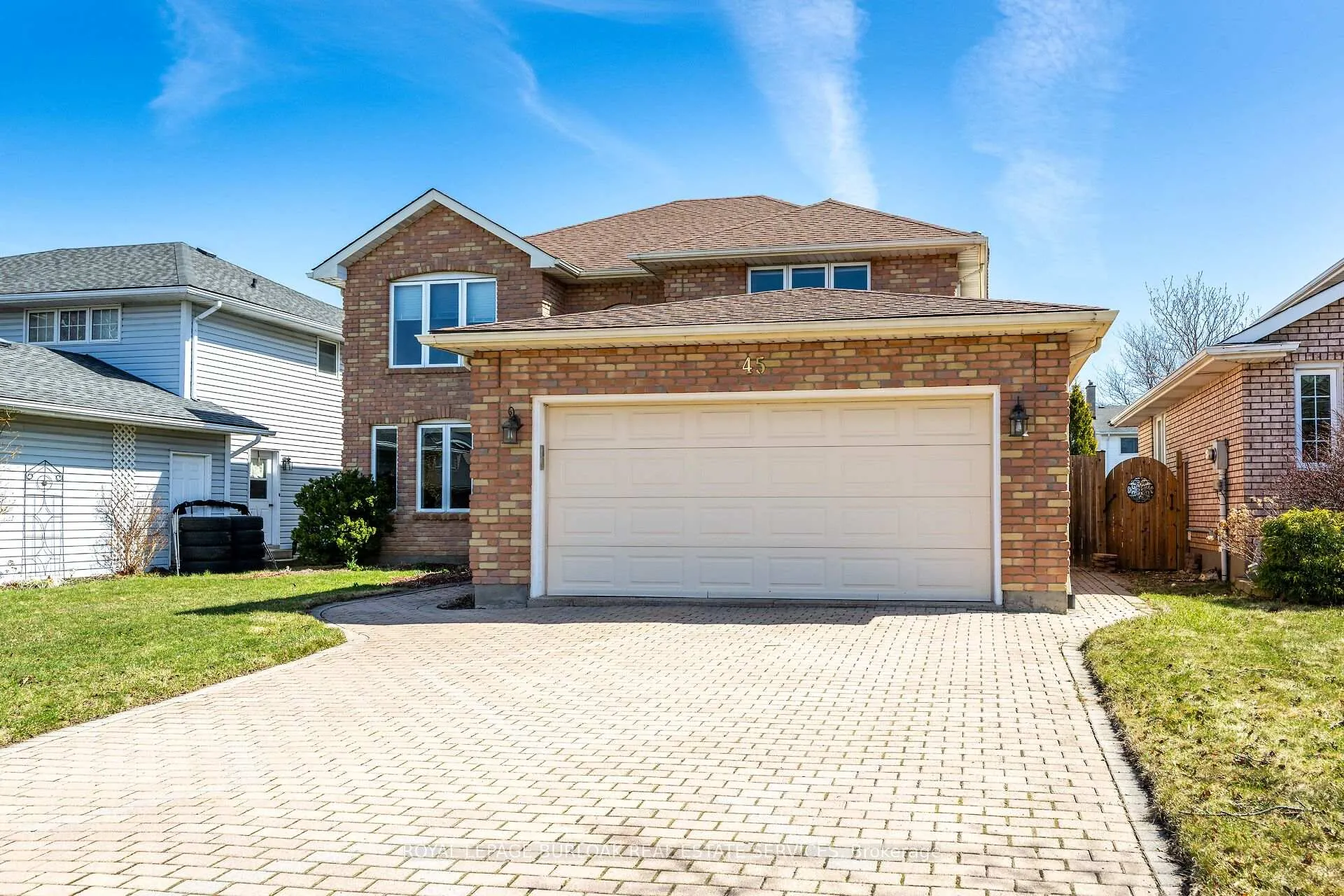 Photo 2 of 45 Stoney Brook Crescent, St. Catharines, Grapeview — HOMEH
