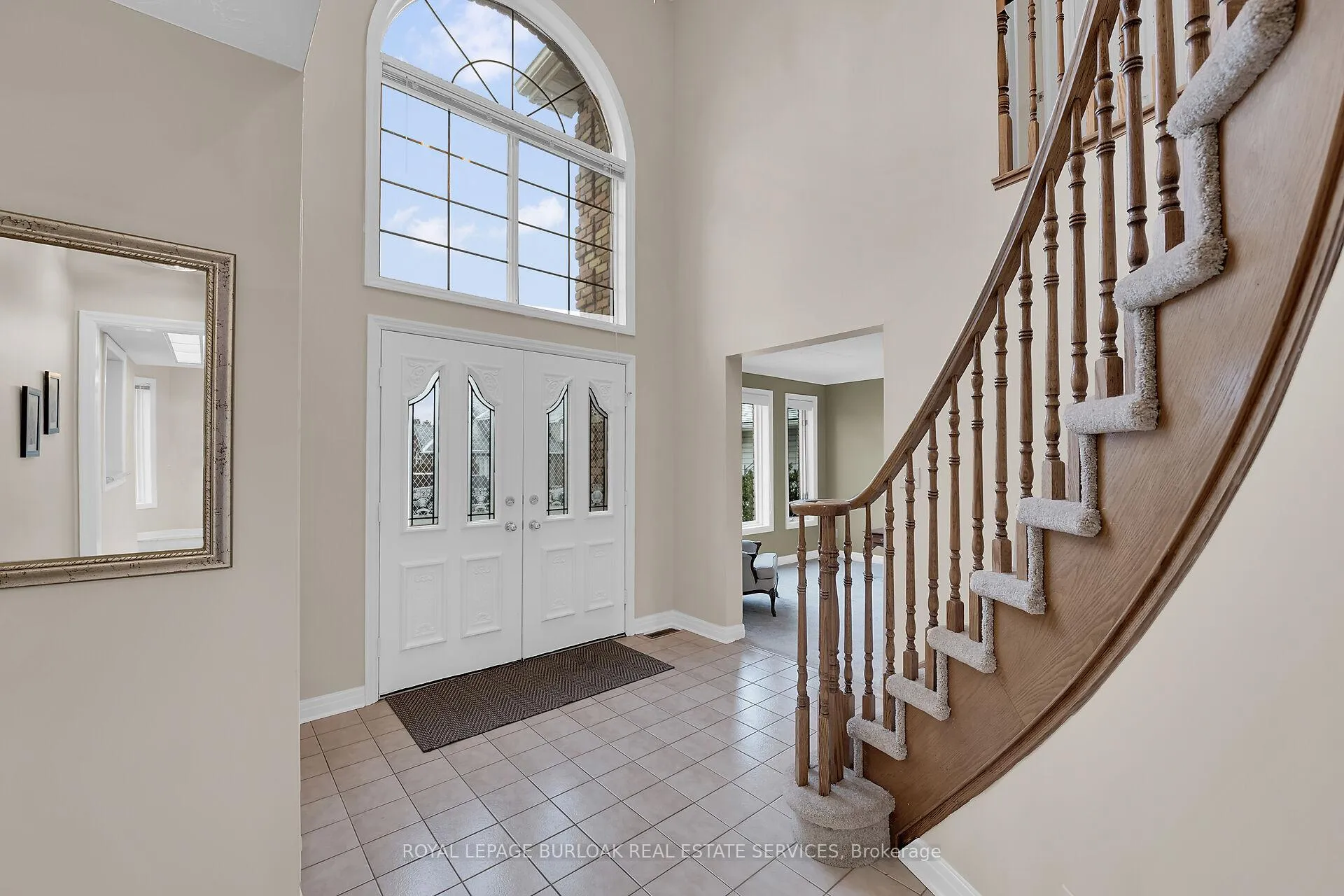 Photo 10 of 45 Stoney Brook Crescent, St. Catharines, Grapeview — HOMEH