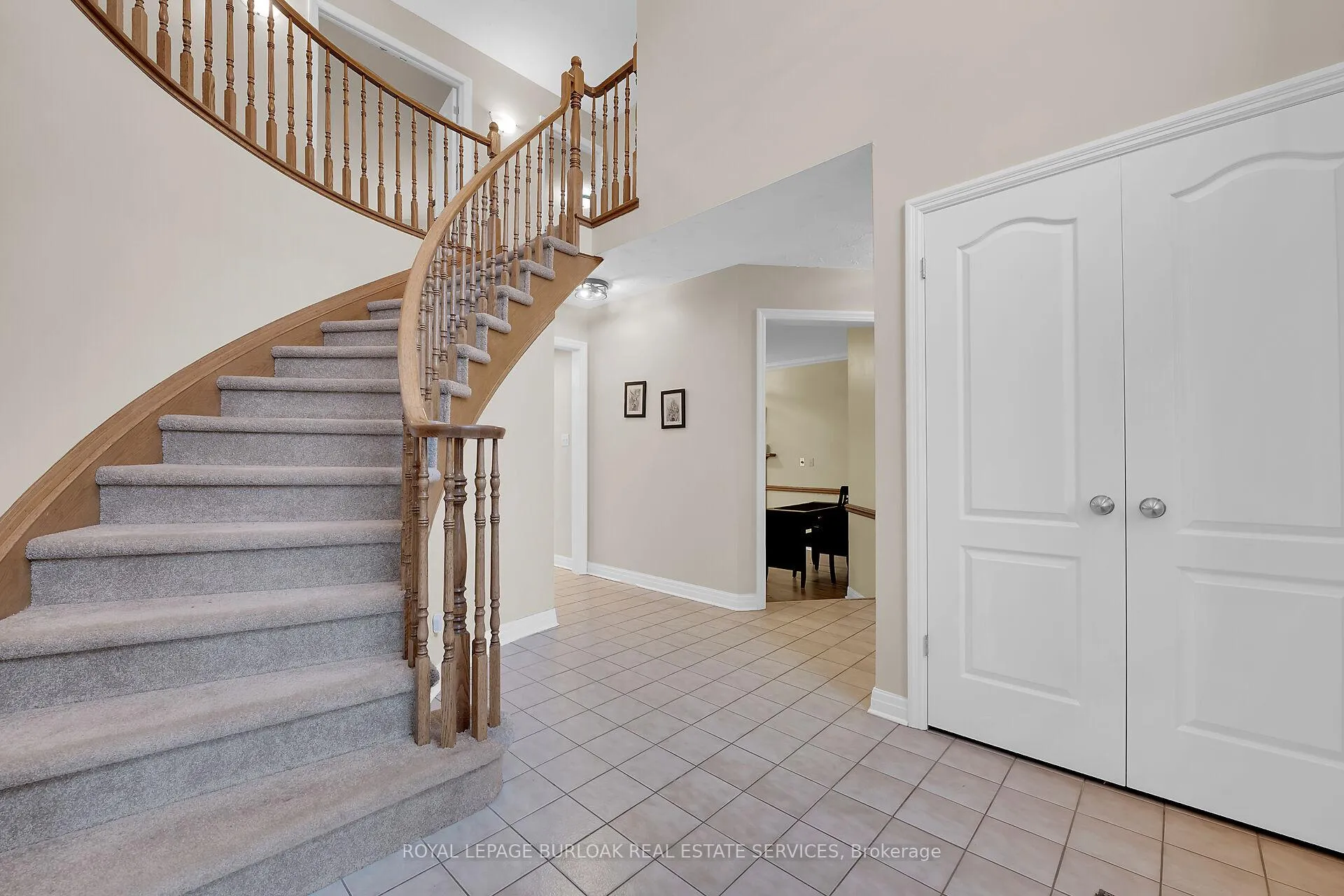Photo 11 of 45 Stoney Brook Crescent, St. Catharines, Grapeview — HOMEH