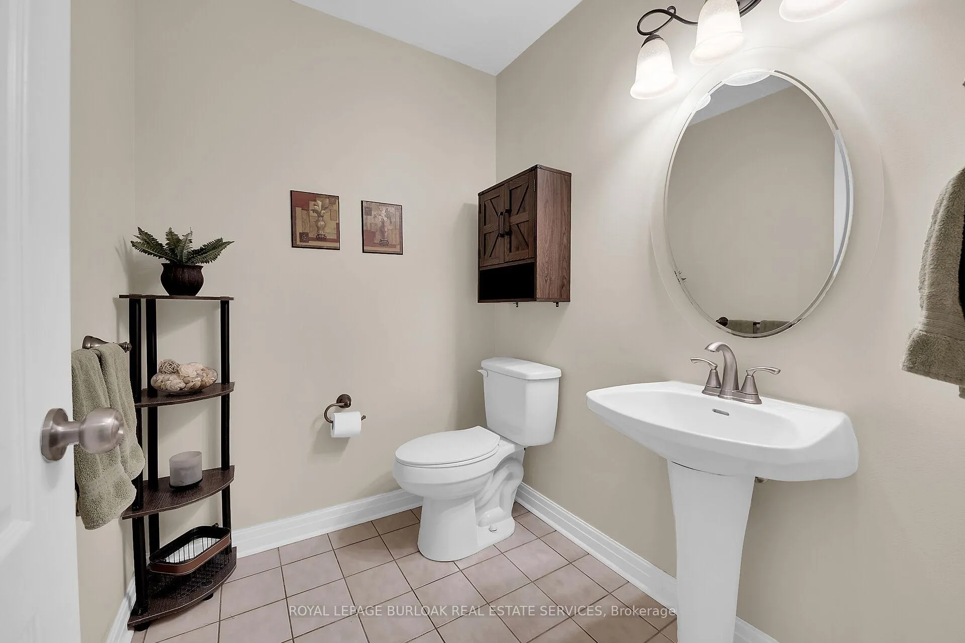 Photo 17 of 45 Stoney Brook Crescent, St. Catharines, Grapeview — HOMEH