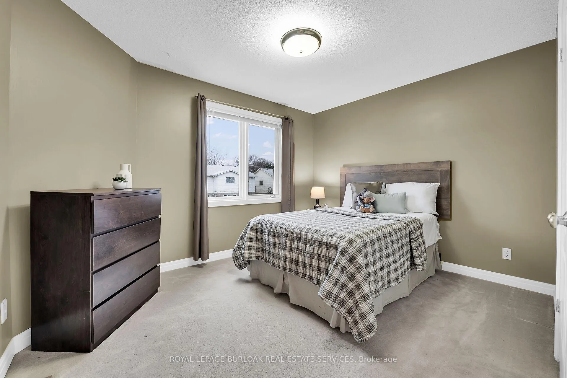 Photo 24 of 45 Stoney Brook Crescent, St. Catharines, Grapeview — HOMEH
