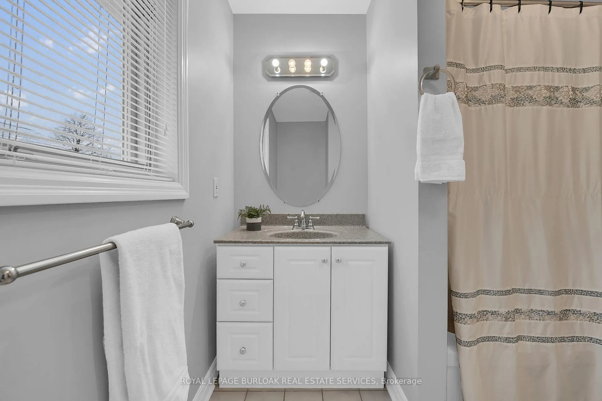 Photo 26 of 45 Stoney Brook Crescent, St. Catharines, Grapeview — HOMEH
